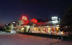 Motel Paradise